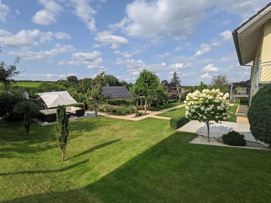 Schoene Wohnung Mit Terrasse & Blick Ins Gruene Dormettingen エクステリア 写真