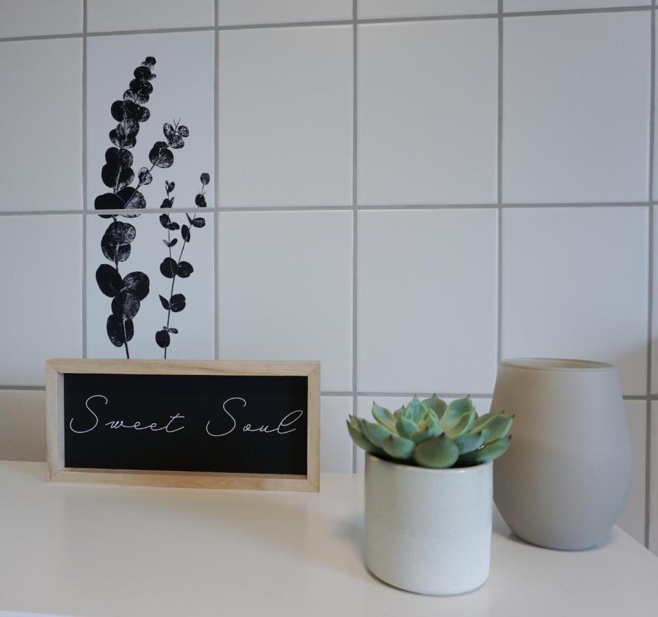 Schoene Wohnung Mit Terrasse & Blick Ins Gruene Dormettingen エクステリア 写真