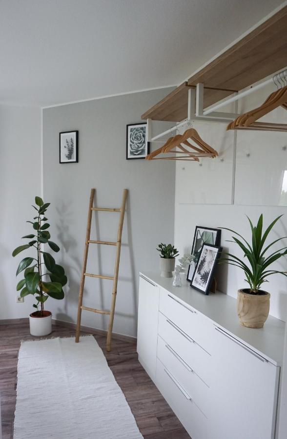 Schoene Wohnung Mit Terrasse & Blick Ins Gruene Dormettingen エクステリア 写真