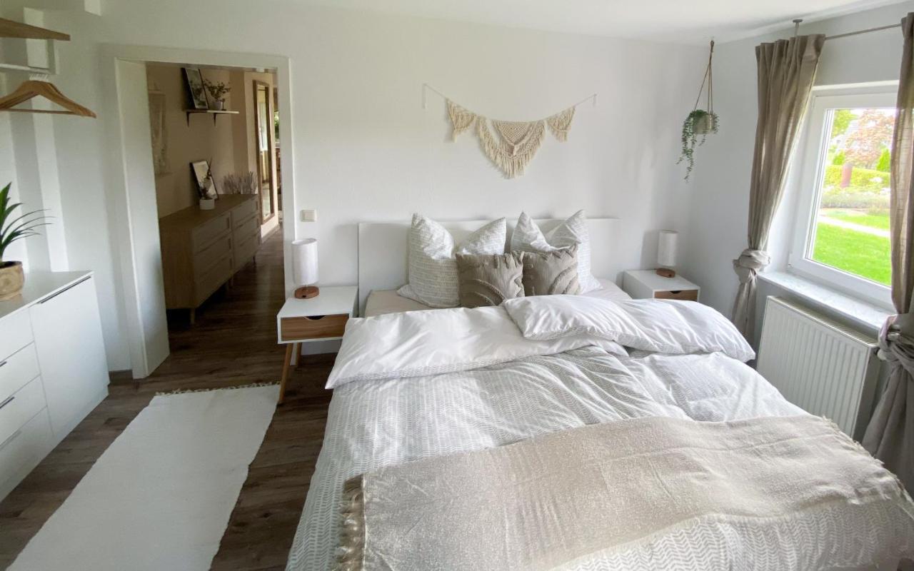 Schoene Wohnung Mit Terrasse & Blick Ins Gruene Dormettingen エクステリア 写真