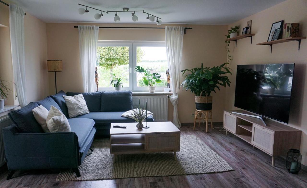 Schoene Wohnung Mit Terrasse & Blick Ins Gruene Dormettingen エクステリア 写真